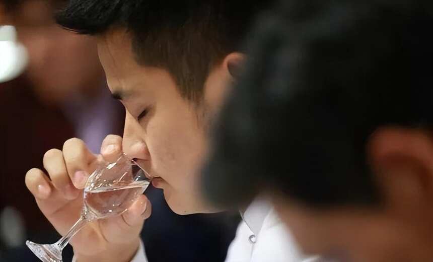 如何辨别白酒品质的好坏?看这3点就够了!