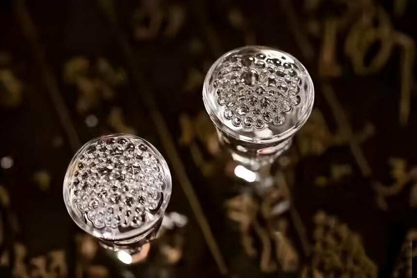 白酒变黄的原因是什么,变黄的白酒一定就是好酒吗?