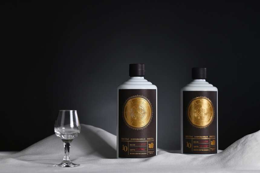 酱香型白酒该如何品鉴(酱香型白酒的品鉴)