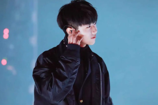 哇唧唧哇旗下艺人名单 哇唧唧哇一哥一姐